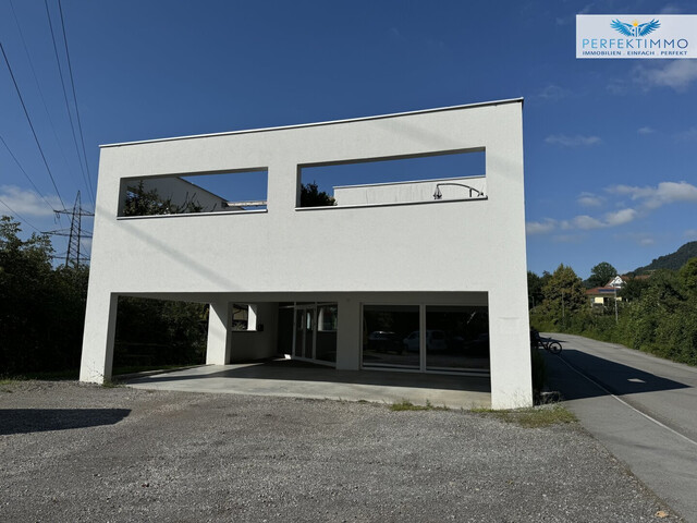 Moderne Büro- oder Praxisfläche mit bester Verkehrsanbindung - inklusive 4 Stellplätzen!