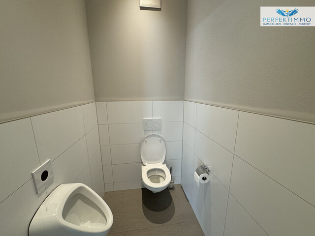 Moderne Büro- oder Praxisfläche mit bester Verkehrsanbindung - inklusive 4 Stellplätzen!