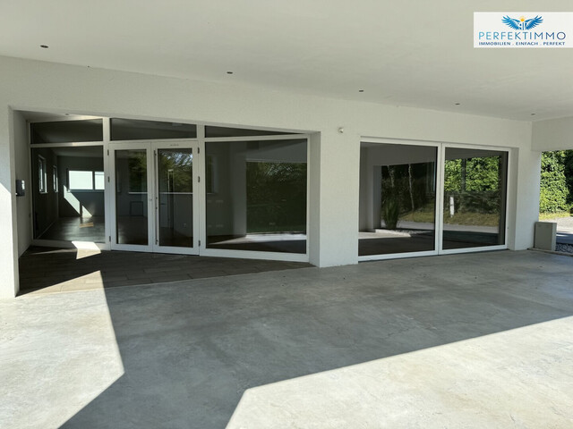 Moderne Büro- oder Praxisfläche mit bester Verkehrsanbindung - inklusive 4 Stellplätzen!