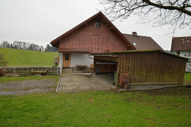 Willkommen in Ihrem neuen Zuhause – genießen Sie naturnahes Wohnen in seiner schönsten Form.“