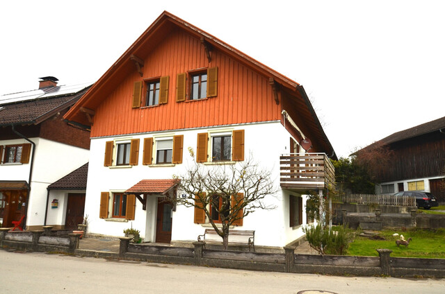 Willkommen in Ihrem neuen Zuhause – genießen Sie naturnahes Wohnen in seiner schönsten Form.“