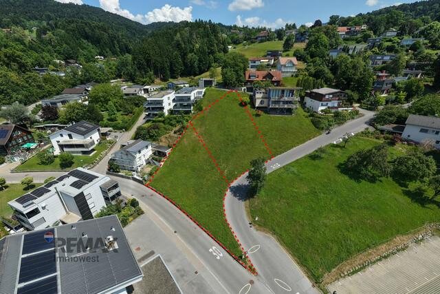 Traumgrundstück am Dorfplatz in Schwarzach