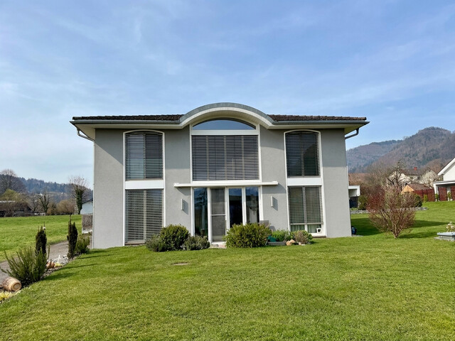 Modernes Wohnen in schönem, gehobenem Einfamilienhaus in ruhiger Lage in Weiler!