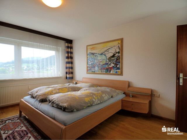 Großzügige 3,5-Zimmer-Dachgeschoßwohnung mit Weitblick!