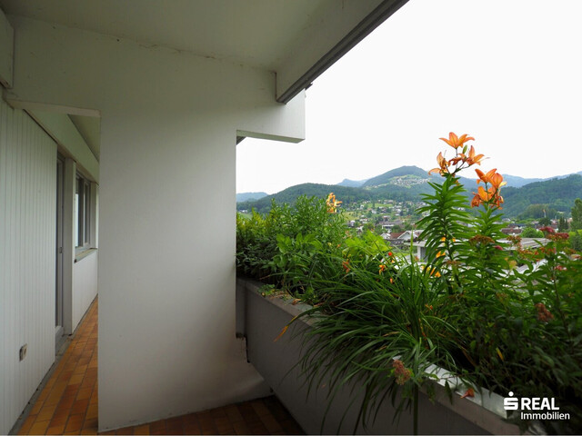 Großzügige 3,5-Zimmer-Dachgeschoßwohnung mit Weitblick!