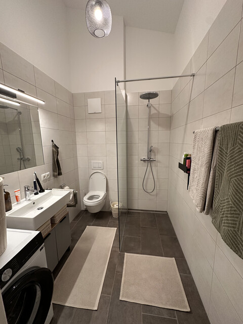 Moderne, helle 2-Zimmer Dachgeschosswohnung im Zentrum von Muntlix