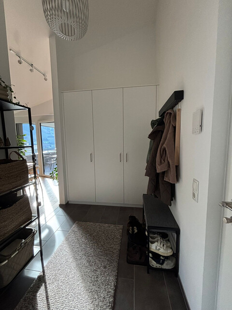 Moderne, helle 2-Zimmer Dachgeschosswohnung im Zentrum von Muntlix