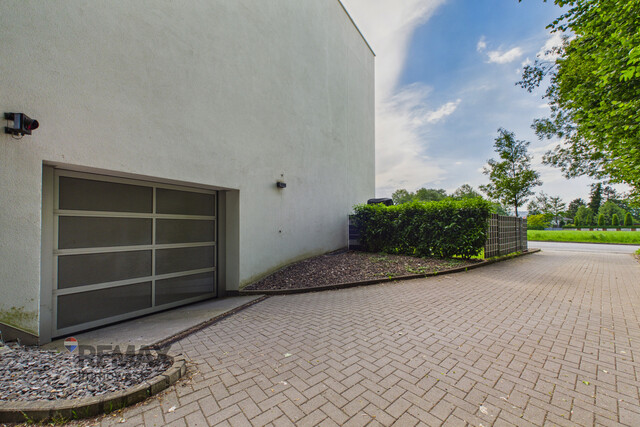 Sicher & trocken: Motorradstellplatz in Tiefgarage
