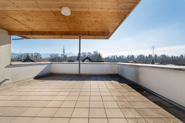 Koblach: Moderne 3-Zimmer-Maisonettwohnung mit riesiger Dachgeschoss-Terrasse!