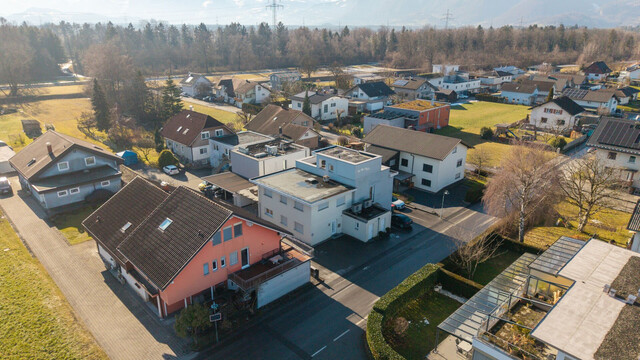 Koblach: Moderne 3-Zimmer-Maisonettwohnung mit riesiger Dachgeschoss-Terrasse!