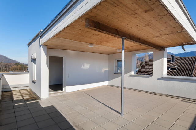 Koblach: Moderne 3-Zimmer-Maisonettwohnung mit riesiger Dachgeschoss-Terrasse!
