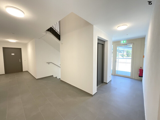 Tschagguns: Neuwertige 2-Zimmer-Dach-Terrassen-Wohnung ca. 50 m2 + Terrasse ca. 22 m2