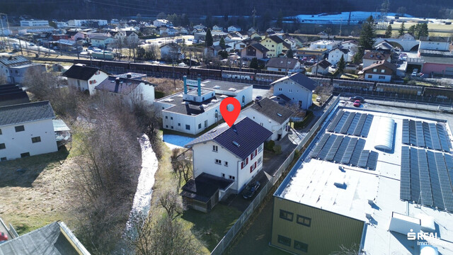 Großzügiges Mehrfamilienhaus mit vielseitigen Nutzungsmöglichkeiten