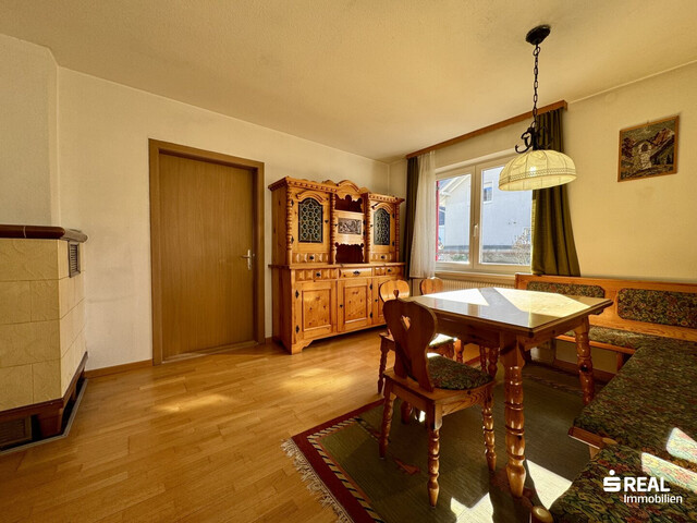 Großzügiges Mehrfamilienhaus mit vielseitigen Nutzungsmöglichkeiten