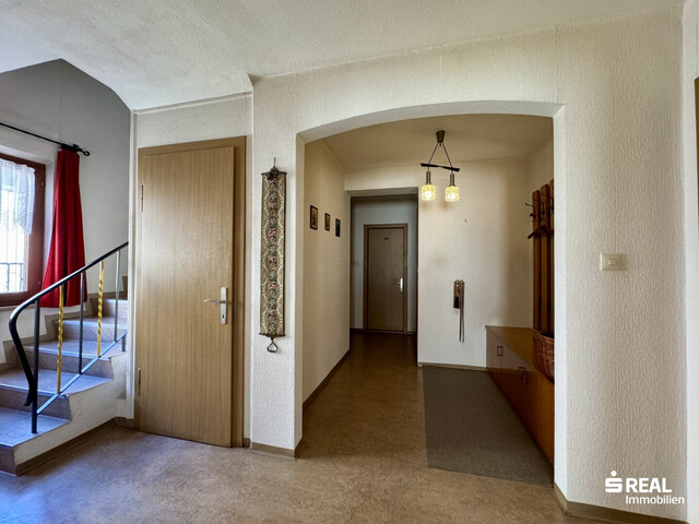 Großzügiges Mehrfamilienhaus mit vielseitigen Nutzungsmöglichkeiten