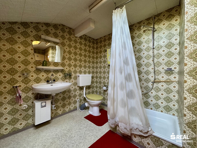 Großzügiges Mehrfamilienhaus mit vielseitigen Nutzungsmöglichkeiten