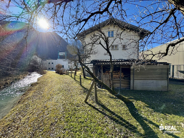 Großzügiges Mehrfamilienhaus mit vielseitigen Nutzungsmöglichkeiten