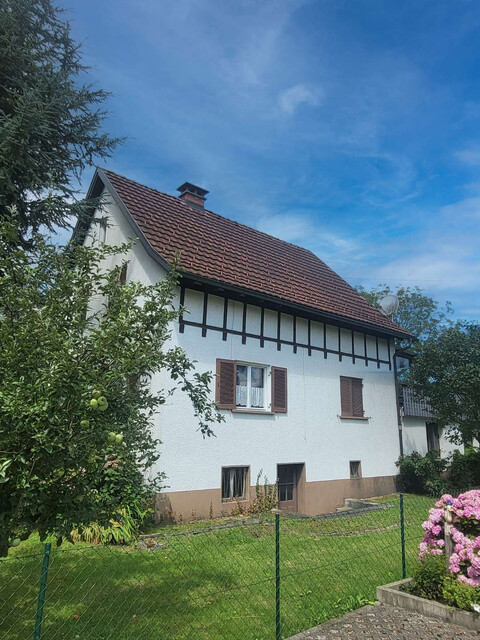 Liegenschaft mit Entwicklungspotenzial – direkt an der Schweizer Grenze