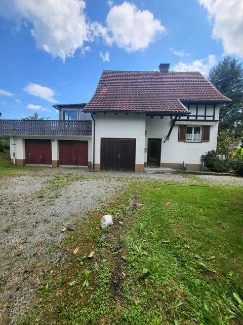 Liegenschaft mit Entwicklungspotenzial – direkt an der Schweizer Grenze