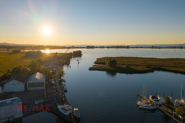 Direkt am Wasser: Exklusives Bootshaus mit Luxuskomfort