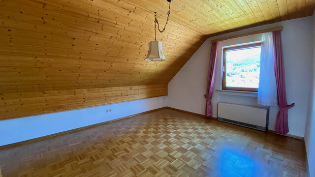 ohne Provision-  geräumige, helle 3,5 Zimmer Wohnung mit Wintergarten