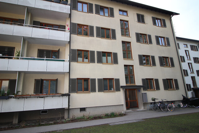 Geräumige 2 Zimmer-Wohnung - gut eingeteilt - teilsaniert/renovierungsbedürftig - provisionsfrei