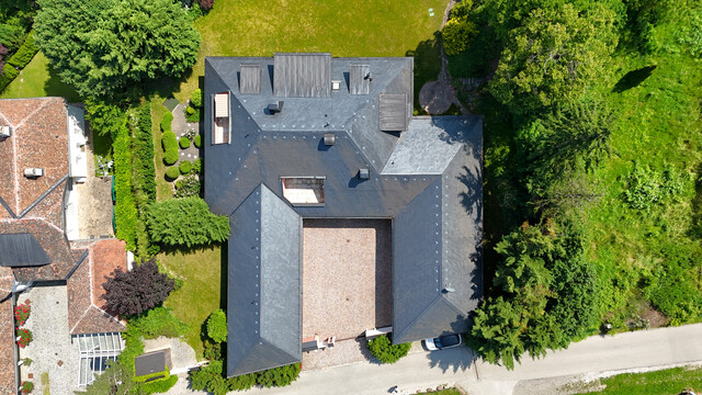 Erstklassige Architektenvilla mit traumhaftem Gartenparadies