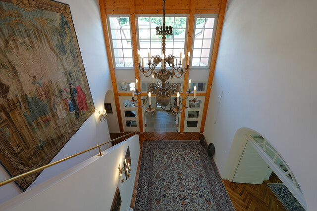 Erstklassige Architektenvilla mit traumhaftem Gartenparadies