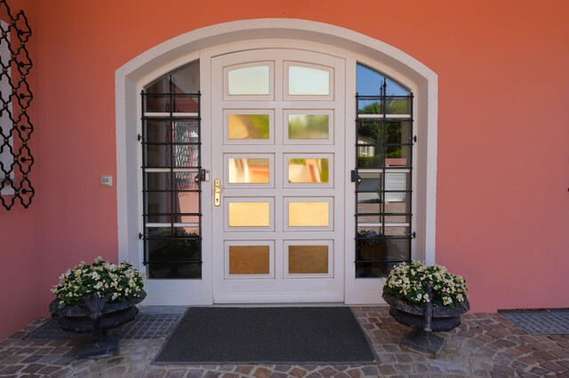 Erstklassige Architektenvilla mit traumhaftem Gartenparadies