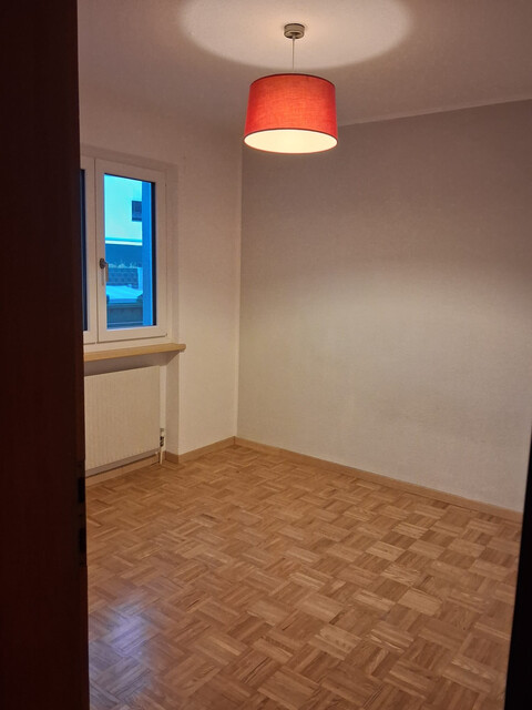 Schöne vier Zimmer Wohnung mit garten 