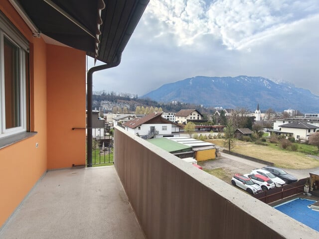 Großzügige 4-Zimmerwohnung in Feldkirch mit Balkon und Garage und herrlichem Ausblick!