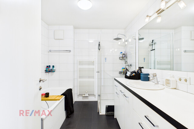 4-Zimmer-Dachgeschosswohnung mit Zukunft: Stromkosten sparen dank eigenem Balkonkraftwerk