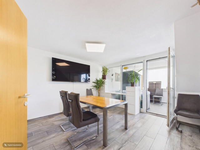 Dachgeschosswohnung mit Wintergarten und Fernsicht