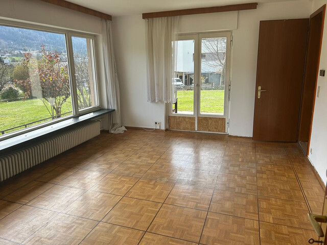 Charmanter älterer  Bungalow mit großem Garten, überdachter Terrasse und Garage - Nähe Grenze Liechtenstein
