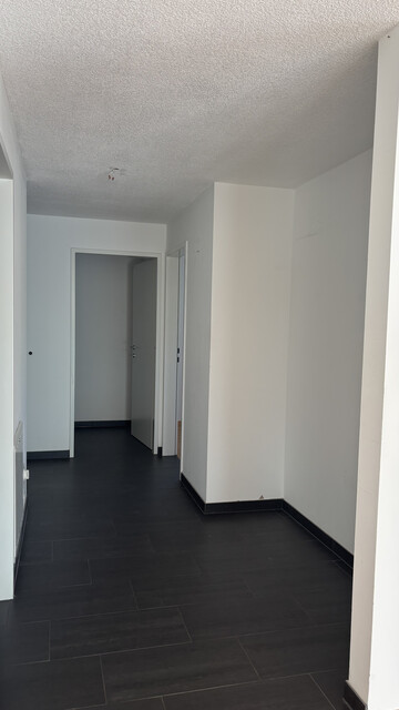 Geräumige Wohnung mit Balkon, Abstellraum, Keller, Tiefgaragenplatz und Fahrradabstellraum in Top-Lage!