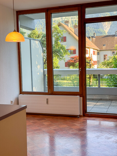 Sonnige 4,5 Zimmer-Wohnung mit schöner Terrasse und traumhaftem Bergblick!