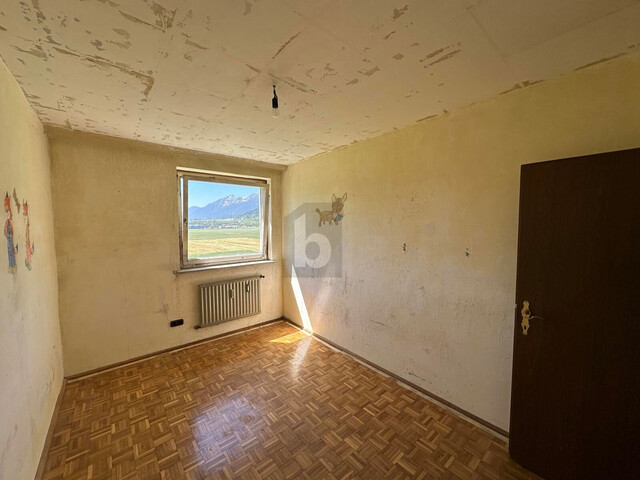 RENOVIERUNGSBEDÜRFTIG MIT OST- UND WESTBALKON UND IDEALER RAUMAUFTEILUNG