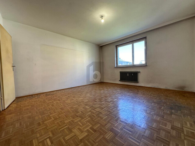 RENOVIERUNGSBEDÜRFTIG MIT OST- UND WESTBALKON UND IDEALER RAUMAUFTEILUNG