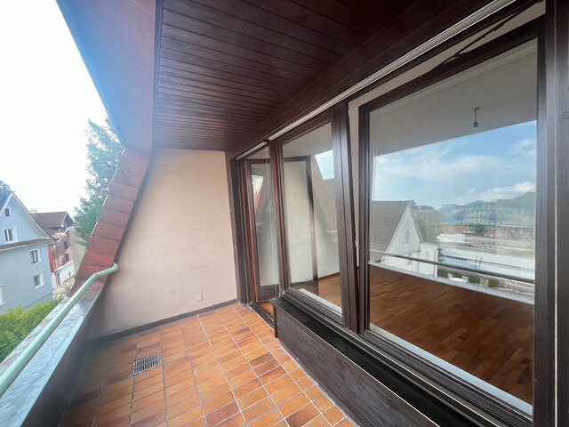 56m2, 2-Zimmer-Wohlfühlwohnung, provisionsfrei, renoviert für Single oder Paar, Balkonblick zur Karrenseilbahn...