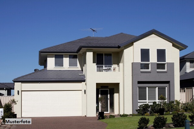 Einfamilienhaus mit Wintergarten & Garage - Investitionsbedürftig, viel Raum für Ideen