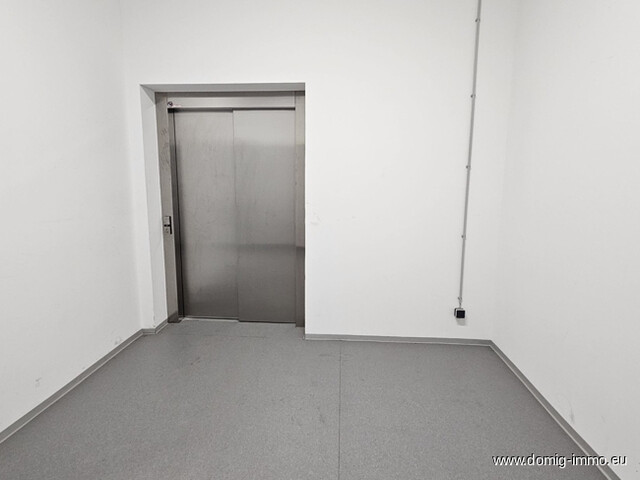 Großzügige Lagerfläche mit vielen Verwendungsmöglichkeiten, 1. OG, 331m² im Betriebsgebiet Dornbirn Nord