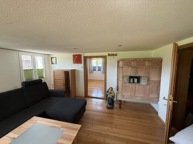 Ehemaliges Gasthaus Hirschen und angrenzende 5-Zimmerwohnung mit Garten zu vermieten 