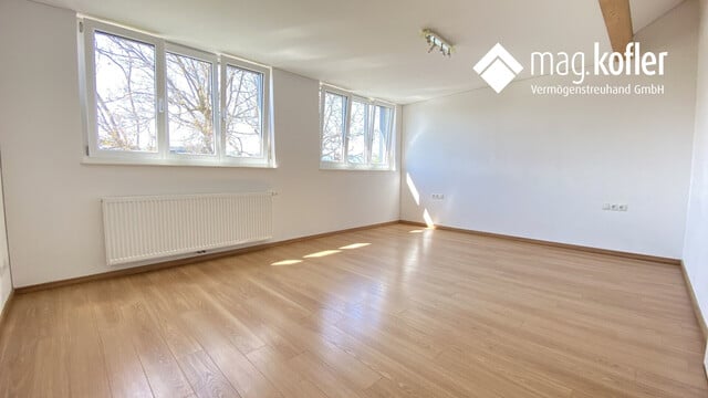 Götzis: Saniertes Mehrfamilienhaus mit drei modernen Apartments, großer Werkstatt und Garage in schöner Wohngegend