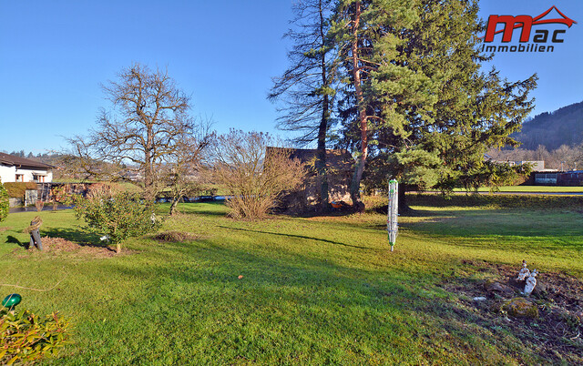 Großes Baugrundstück in sonniger Lage mit schöner Fernsicht