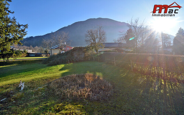 Großes Baugrundstück in sonniger Lage mit schöner Fernsicht