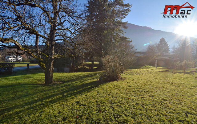 Großes Baugrundstück in sonniger Lage mit schöner Fernsicht