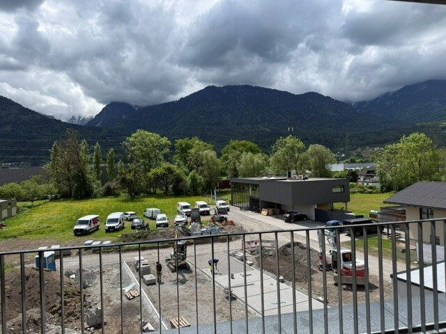 Exklusive 3-Zi-Whg mit südseitiger Terrasse    "ERSTBEZUG"