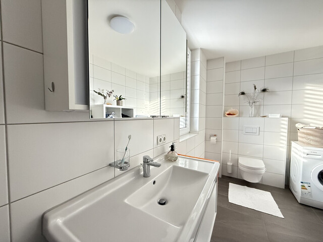 Großzügige und moderne 2-Zimmerwohnung in ruhiger und sonniger Lage in Mäder zu vermieten