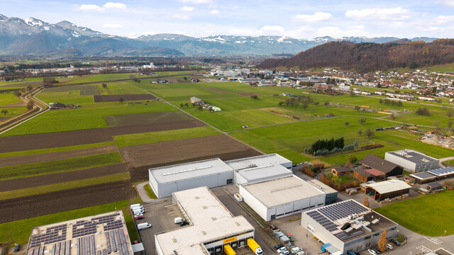1400 m² Hallen- und Logistikfläche im Gewerbegebiet Weiler