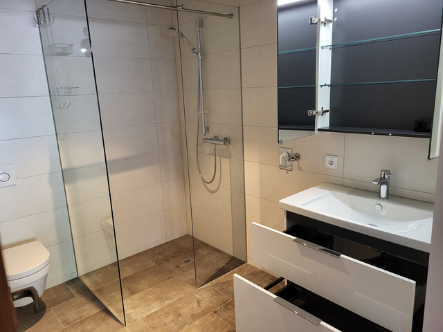 Hochwertige 2-Zimmer-Wohnung mit Loggia und TG-Platz